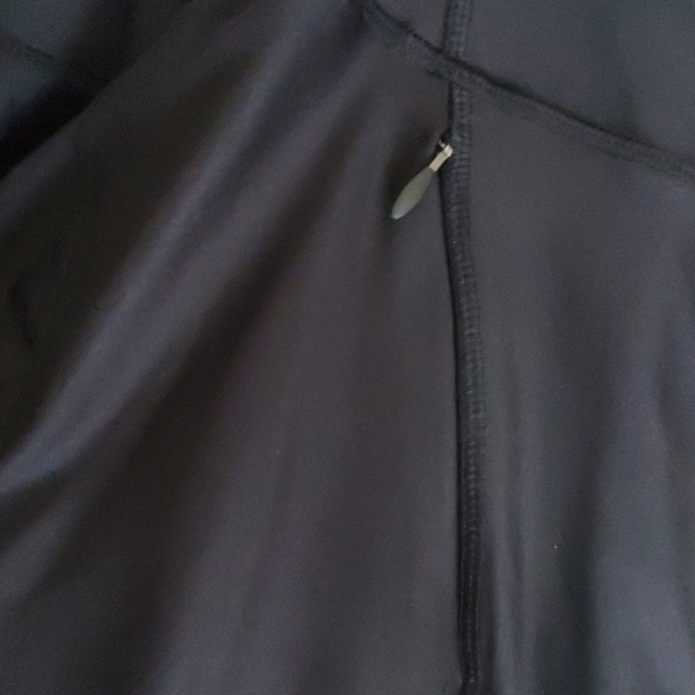 NWT Under Armour UA Mileage Heatgear Capris - Picture 5 of 7